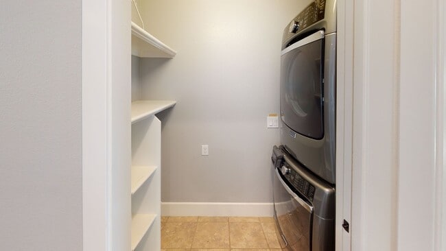 Building Photo - Updated 3 Bedroom (+ bonus room), 3.5 bath...