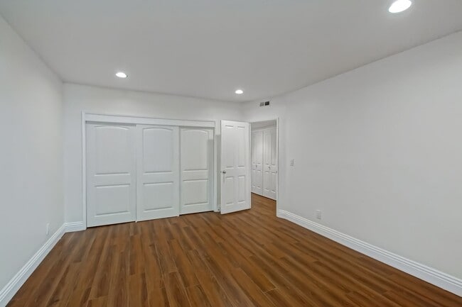 Building Photo - REMODELED, BRIGHT & AIRY HOME ON ONE OF TH...