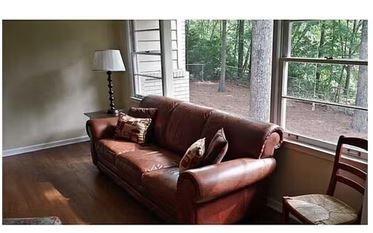 Building Photo - 1493 Chateau Dr