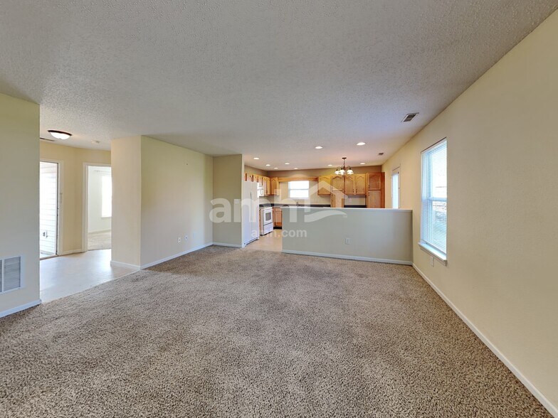 Building Photo - 8110 Red Barn Ct