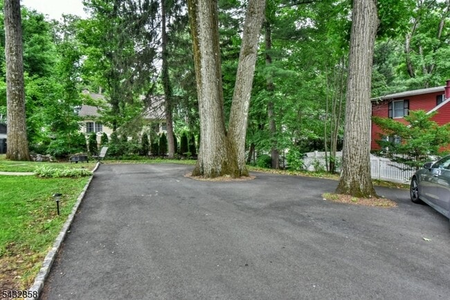 Building Photo - 6 Standish Ln