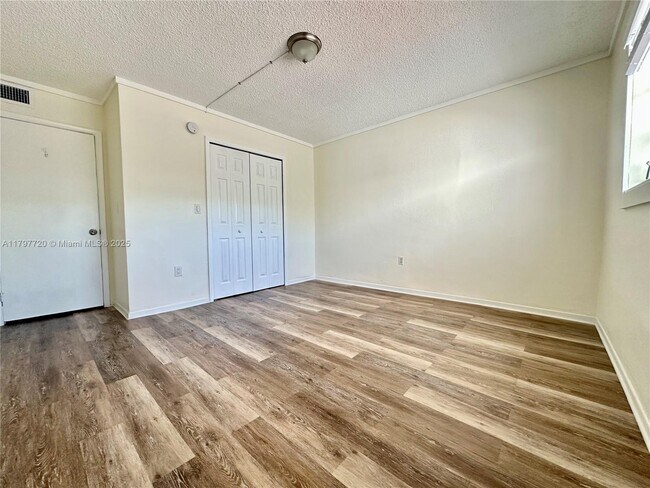 Building Photo - 201 Galen Dr