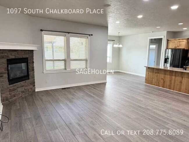 Building Photo - 1097 S Chalkboard Pl