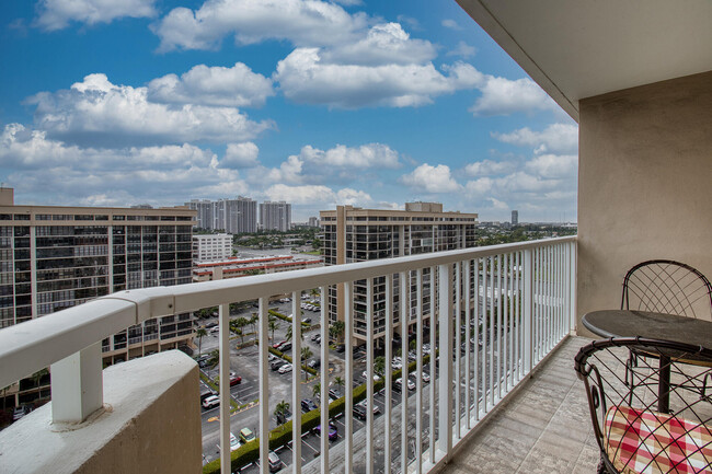 Building Photo - 1985 S Ocean Dr