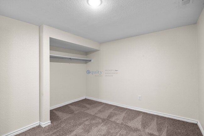 Building Photo - 3193 Montclair St