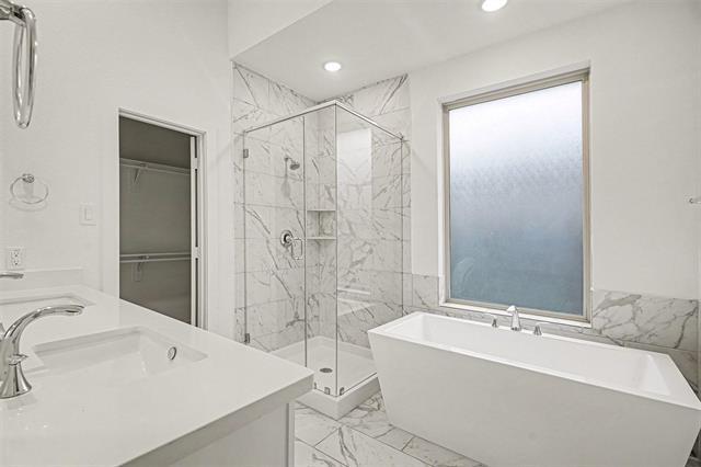 Building Photo - 13024 Sapphire Lake Ln