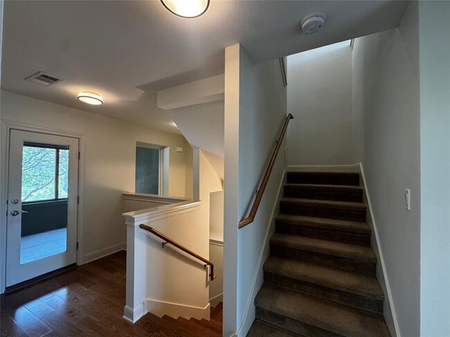 Building Photo - 1216 W 22nd St