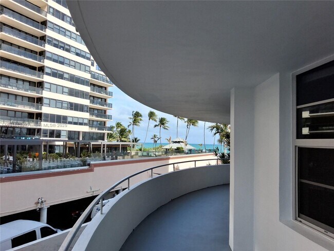 Building Photo - 5161 Collins Ave