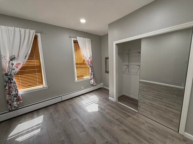 Building Photo - 280 Linden Ave