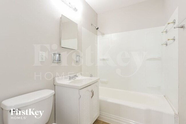 Building Photo - 251 E 25th St