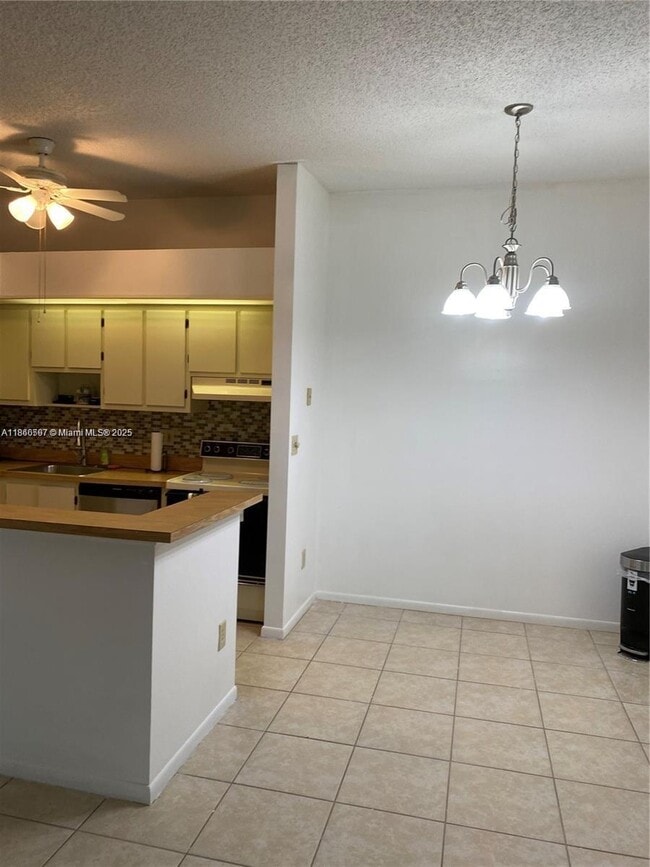 Building Photo - 10407 E Clairmont Cir