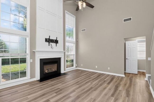 Building Photo - Beautiful 3BD/2.5BA Home in the Edinburgh Community of Ballantyne!