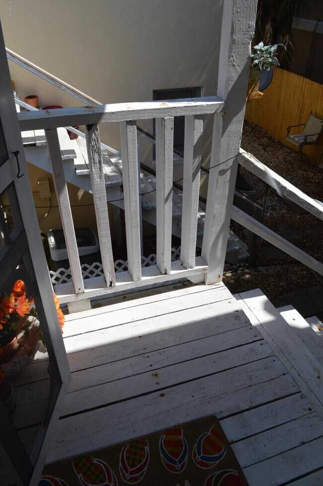 Building Photo - 186 11th St N