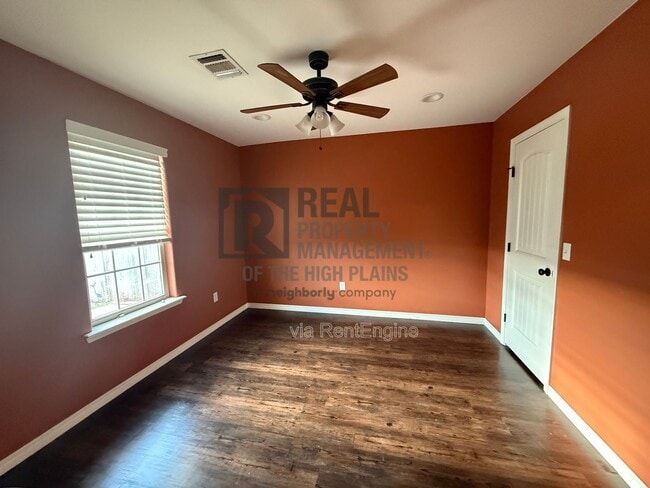 Building Photo - 13057 Raymond Rd