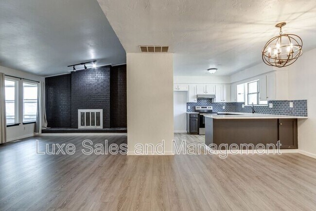 Building Photo - 612 NW 139th St
