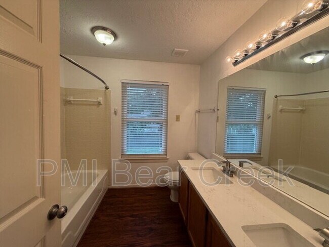 Building Photo - 7818 Sunny Ridge Dr
