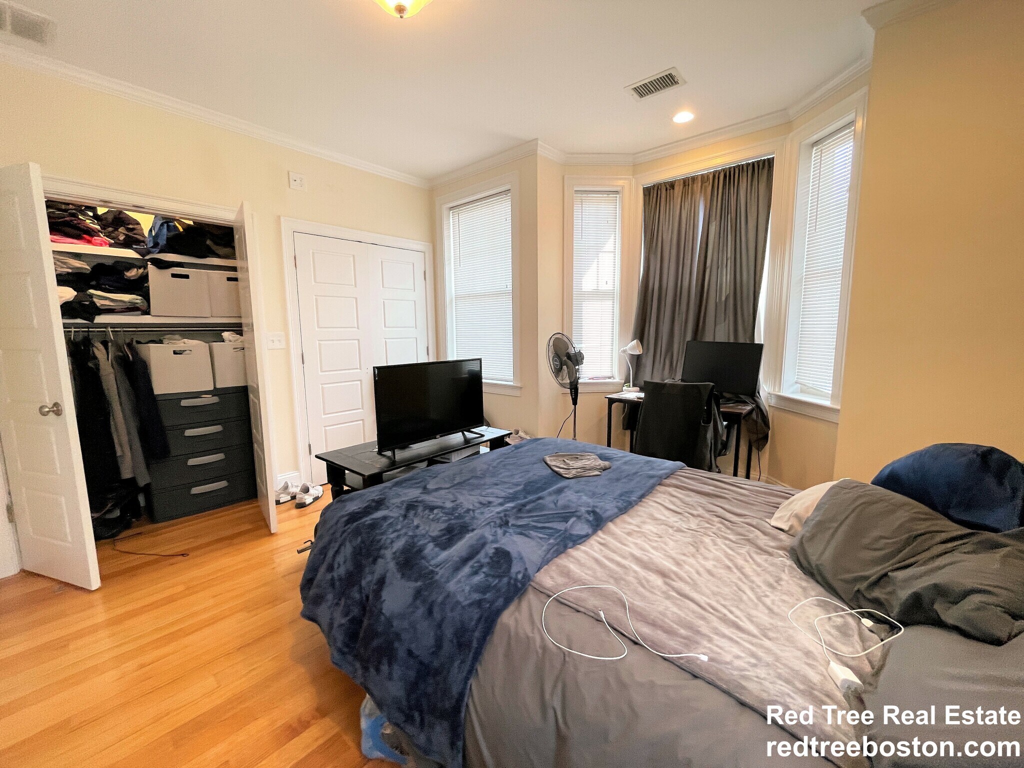 Building Photo - 1 Larose Pl