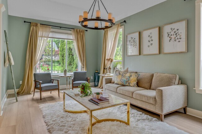 Building Photo - Stunning, spacious 4-bdrm/4-bath in Tigard. Fireplace, massive decks, next to nature