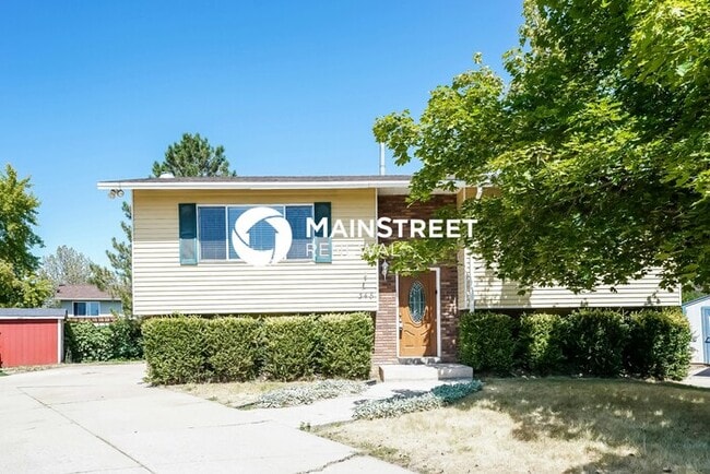 Primary Photo - 4 Bedroom Pet-Friendly Home in Clearfield,...