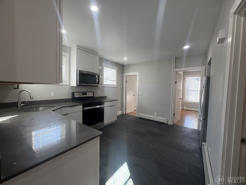 Building Photo - 23 Elmer St