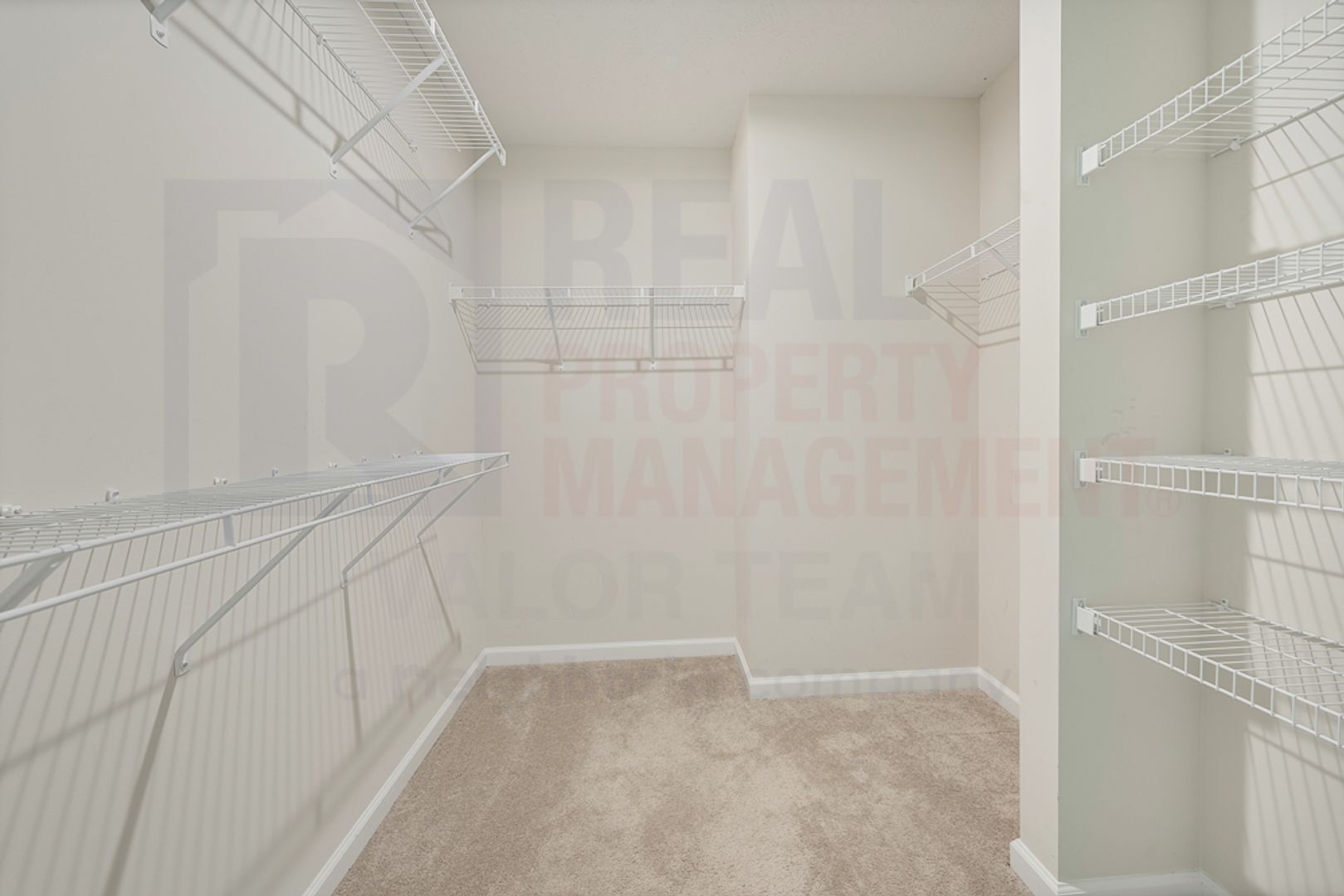 Building Photo - Stunning 3 Bed 2.5 Bath Townhome COMING SOON