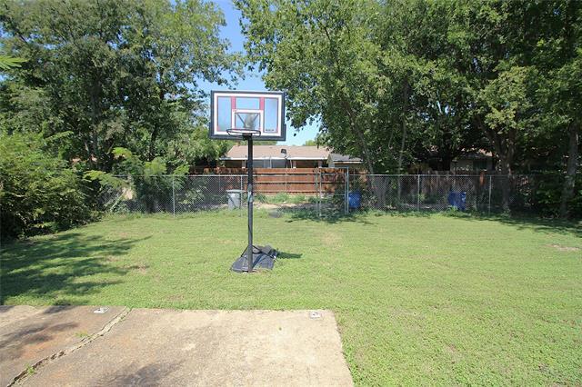 Building Photo - 7309 Ashcrest Ln