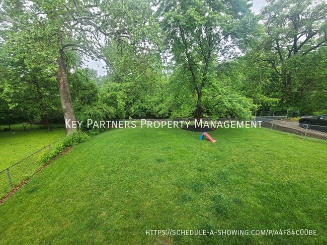 Building Photo - 6703 NW Evelyn-