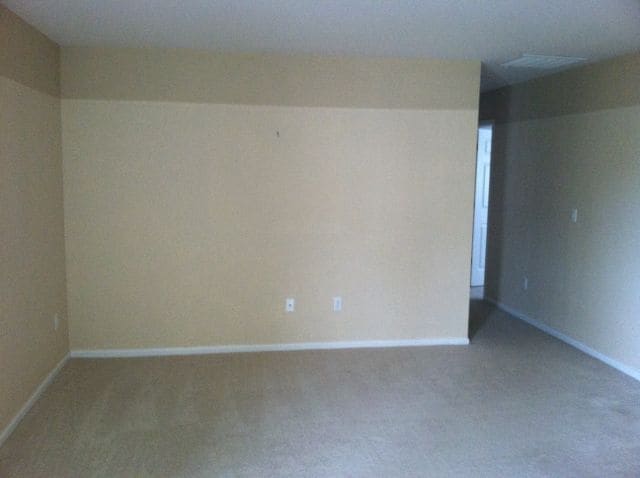 Building Photo - THREE BEDROOM, TWO BATHROOM HOME NEAR DILDINE ELEMENTARY