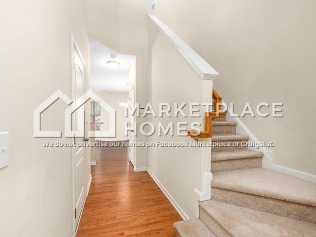 Building Photo - 533 Panorama Park Pl