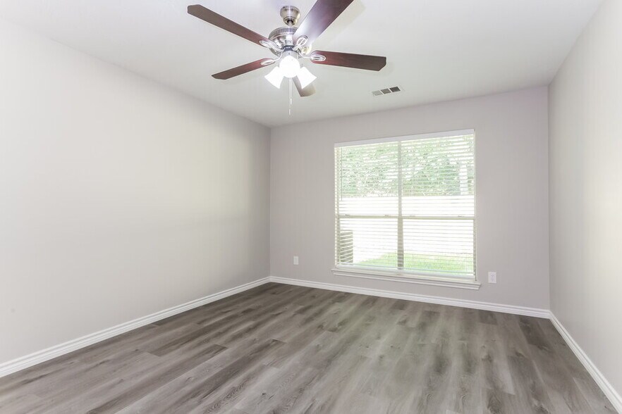 Building Photo - 3352 Jessica Ct