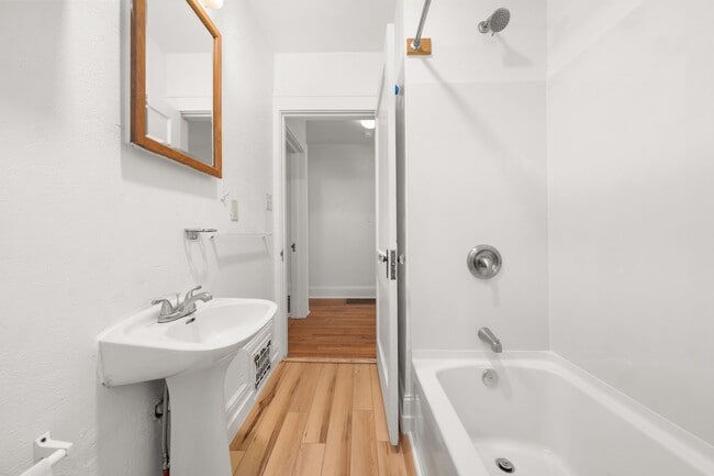 Building Photo - Charming Kenilworth Home