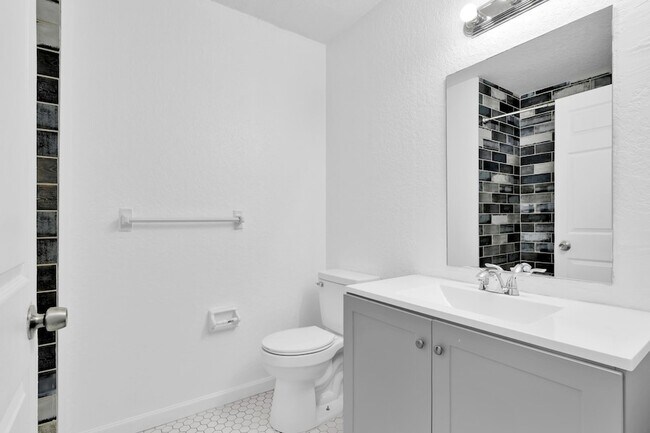 Building Photo - 13974 Folkestone Cir