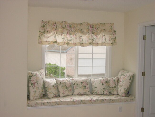 Building Photo - COOPER MOUNTAIN AMAZING VIEW