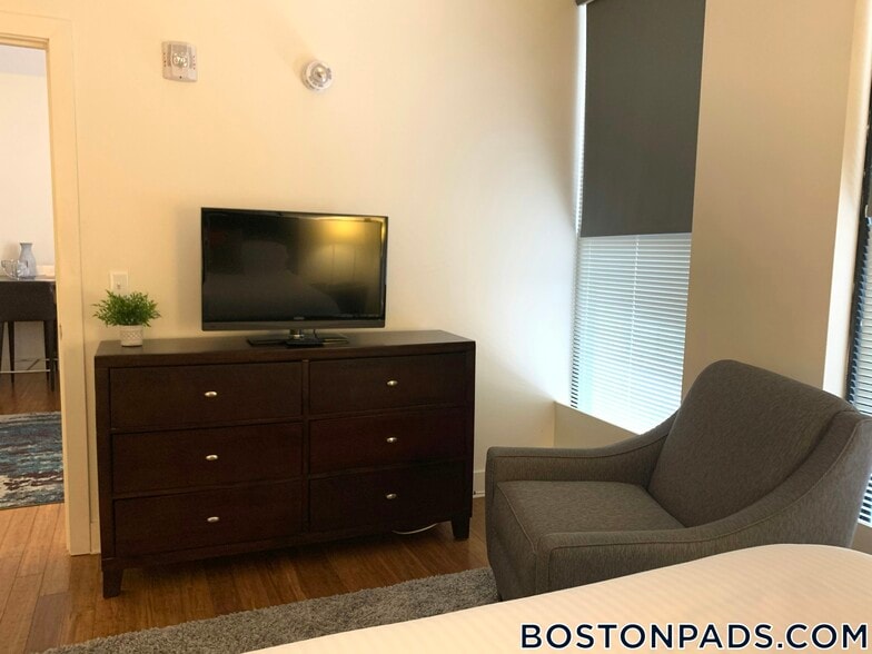 Building Photo - 8 Winter Pl