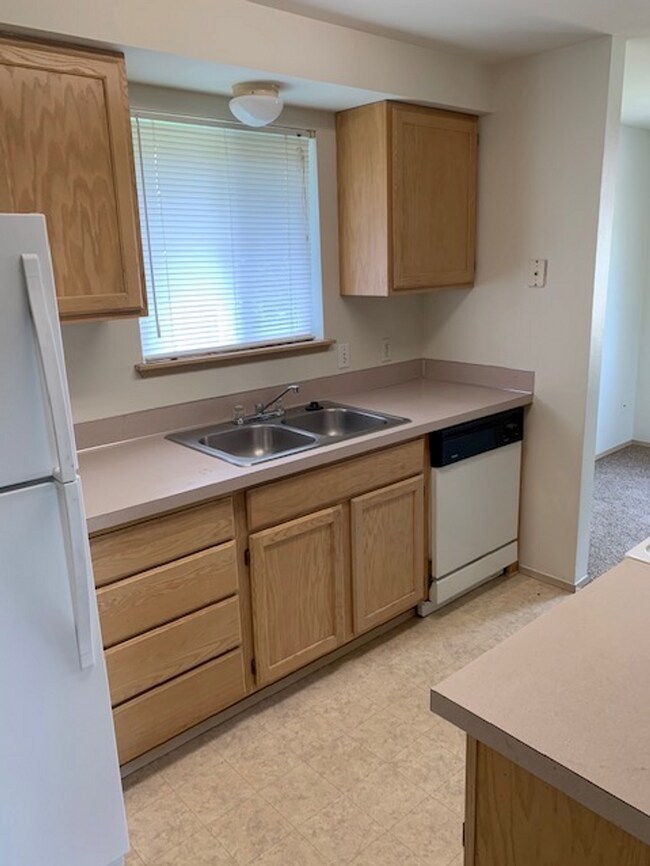 Building Photo - 321-R Street SE