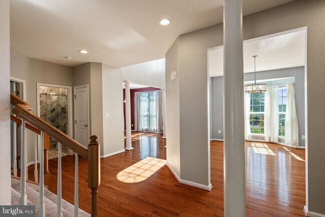 Building Photo - 3175 Fledgling Cir
