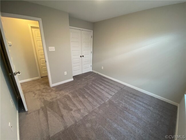 Building Photo - 8040 Rutland Village Dr