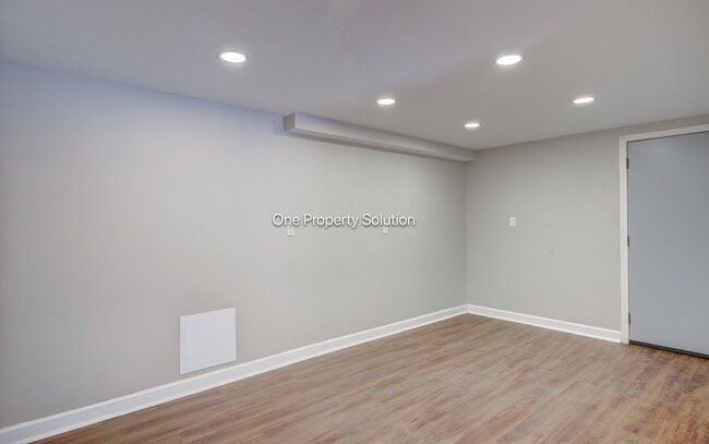 Building Photo - 576 S New Jersey St