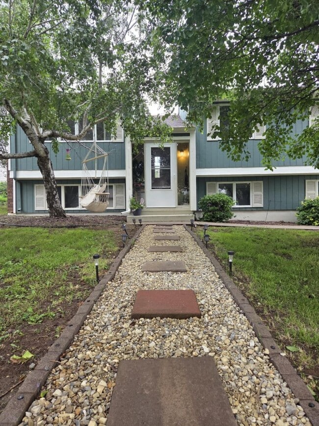 Building Photo - 609 Wheatland Dr