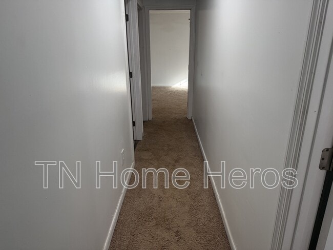 Building Photo - 1911 Laurans Ave