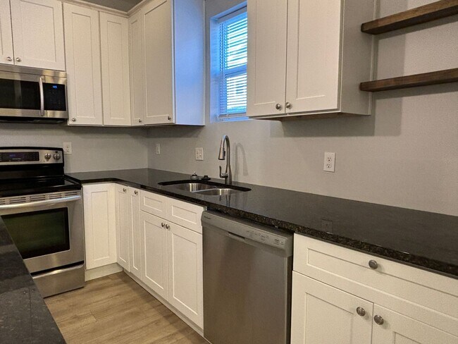 Building Photo - 1338-40 Barth