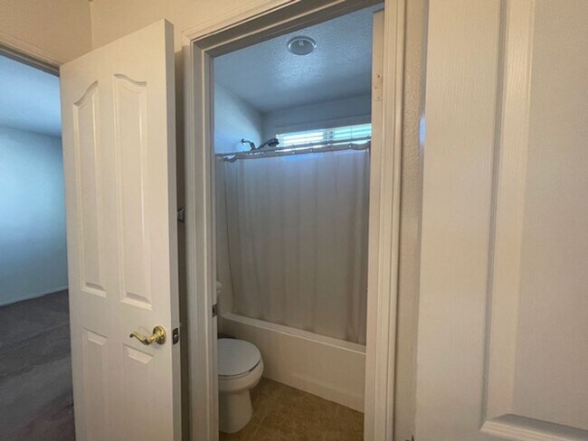 Building Photo - EASTVALE GREAT NEIGHBORHOOD- 4+2.5 EXECUTIVE HOME, QUIET NEIGHBORHOOD - AVAILABLE NOW!!! ONLY 1 G...
