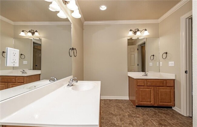 Building Photo - 5033 Stepney Ct