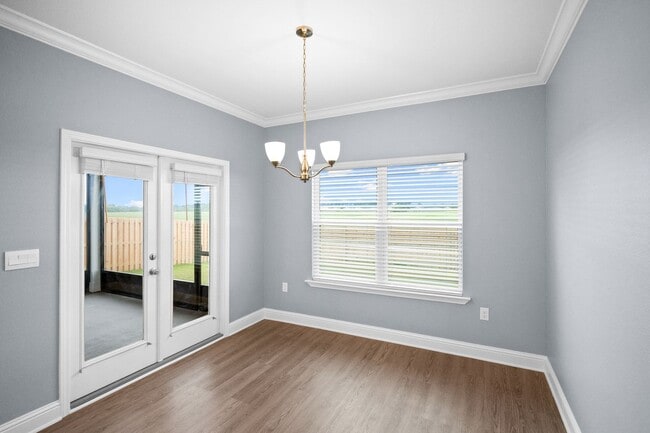 Building Photo - AVAILABLE IN NOVEMBER - Don't miss this op...