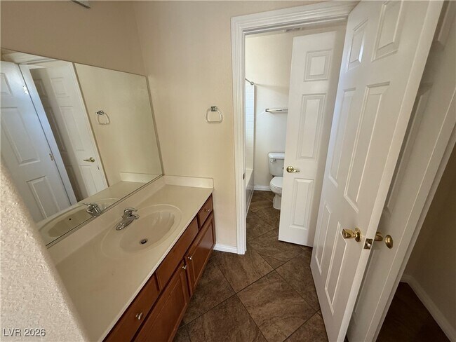 Building Photo - 5073 Tunnel Falls Dr