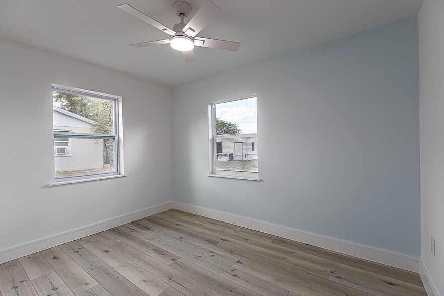 Building Photo - 3208 Pinetree St