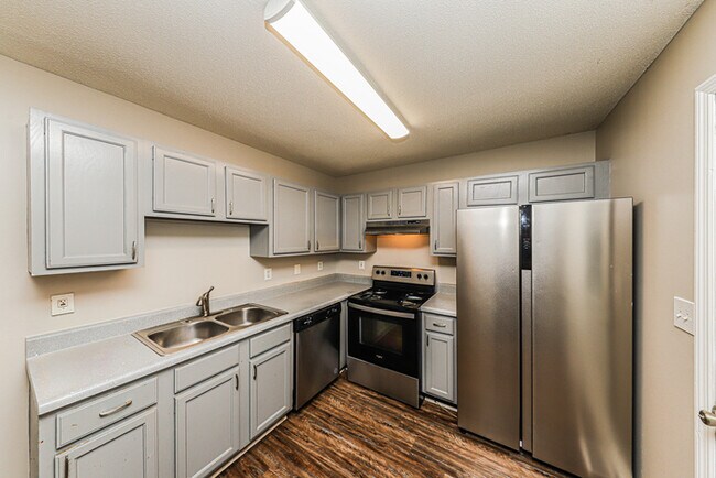 Building Photo - Fantastic 3bd/2ba home! Let yourself in!
