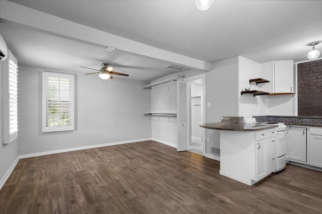 Building Photo - 4036 Linden Ave