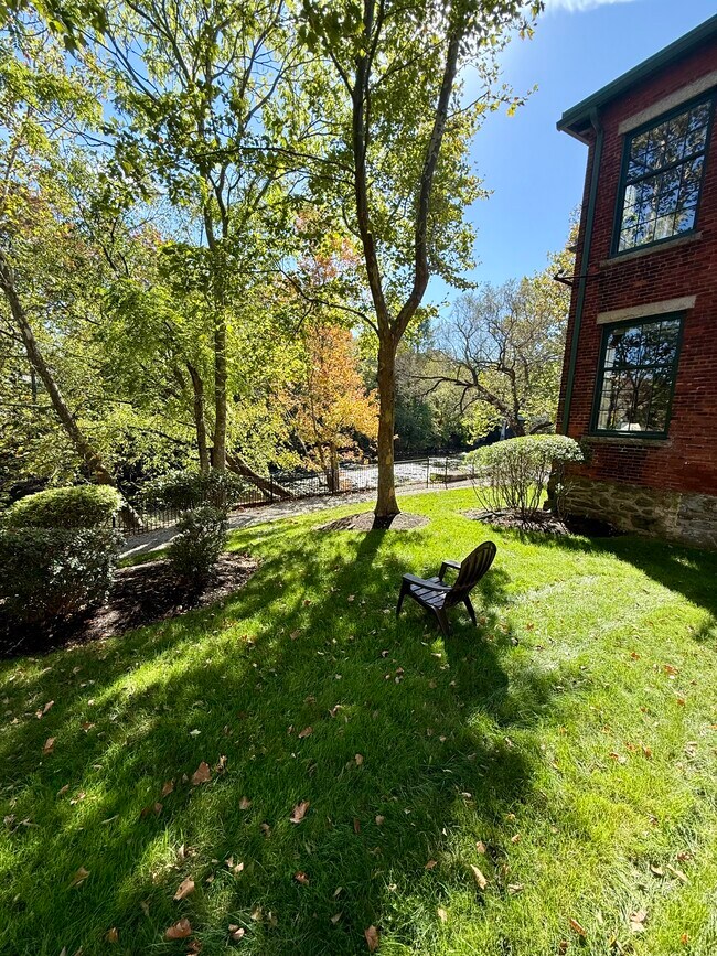 Building Photo - 99 Allen St