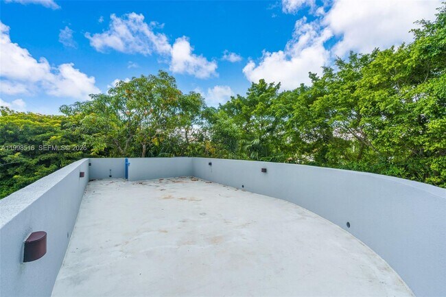 Building Photo - 3225 SW 58th Ave